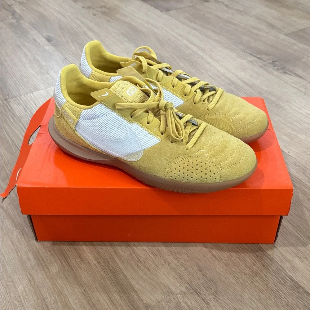 NEW Men’s Nike Street Gato “Saturn Gold” Sneakers